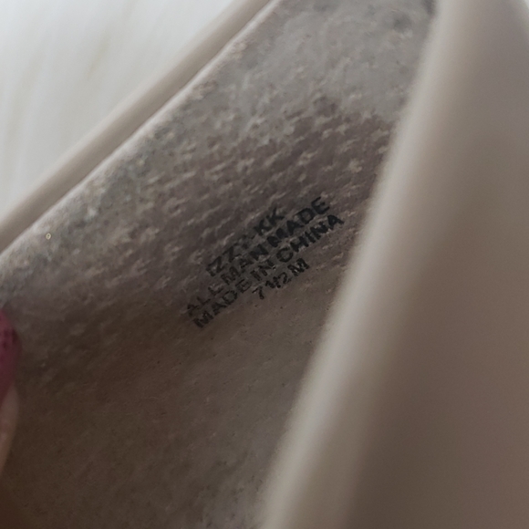 Kelly & katie pick a boo patent faux leath… - Picture 4 of 5